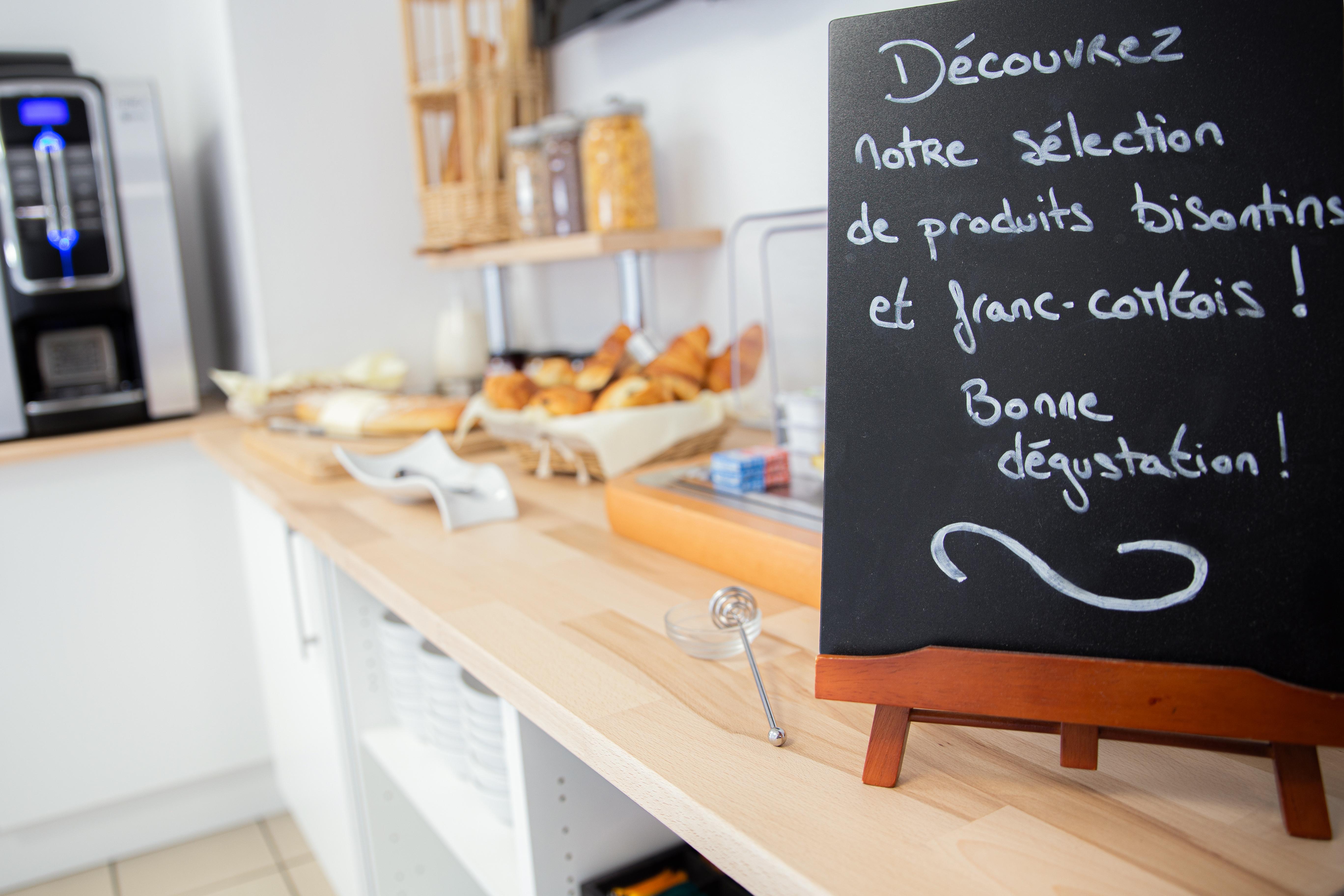Comfort Hauts Du Chazal Hotel 3*