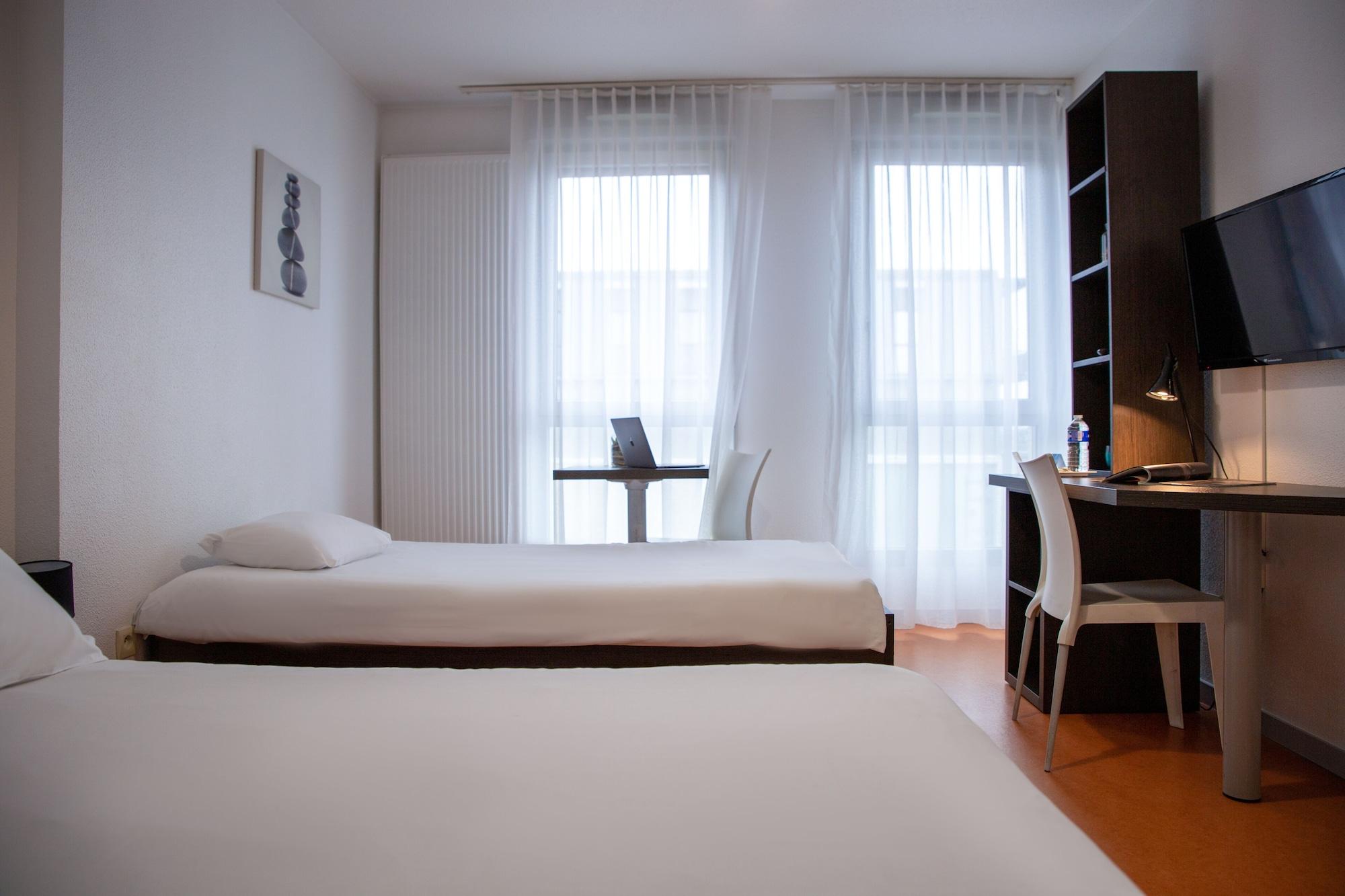 Zenitude Hôtel-résidences Les Hauts Du Chazal Hotel