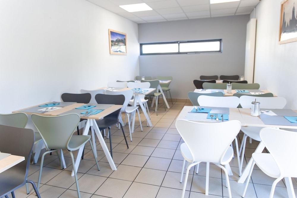 Comfort Hauts Du Chazal Hotel